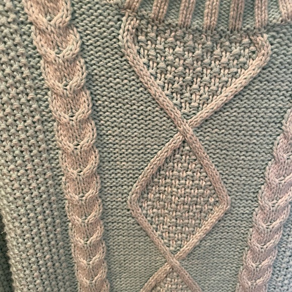 Mossimo supply co cable knit sweater size medium - Picture 3 of 5